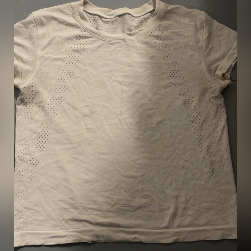 Lululemon Women's off white cream Short Sleeve Top size Small